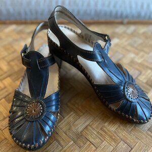 Pikolinos Women's P. Vallarta 655-8899C1 Sandal Ocean/Navy Blue